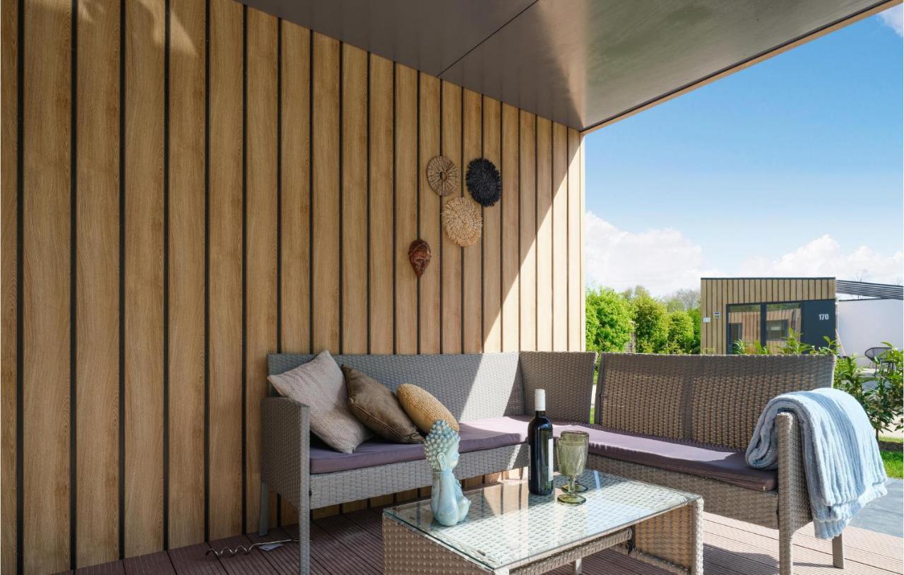 Nice Home In Heinkenszand With Sauna Екстер'єр фото