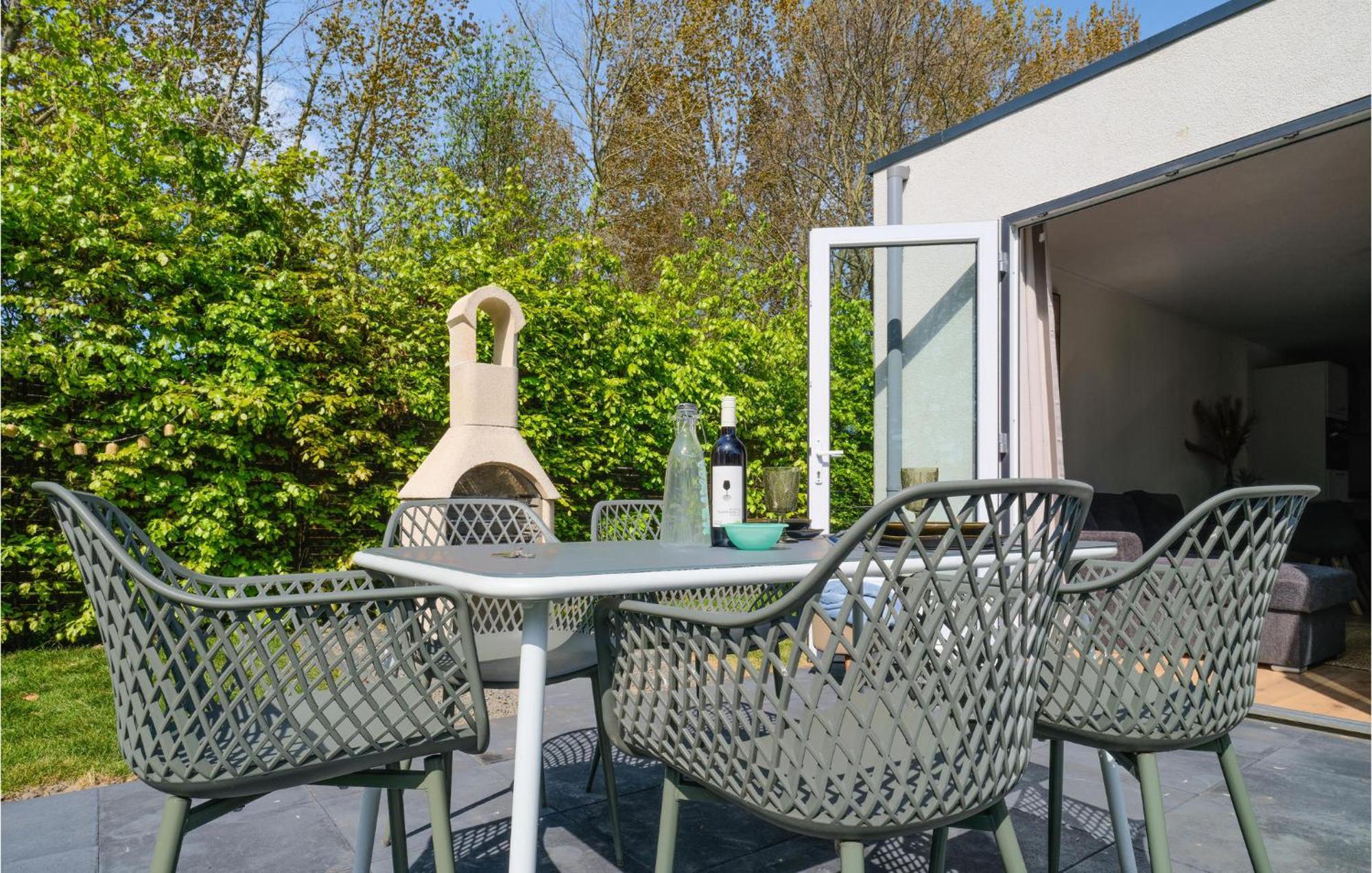 Nice Home In Heinkenszand With Sauna Екстер'єр фото